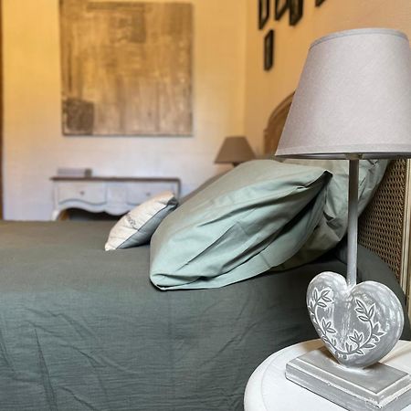 Chambre Familiale Avec Terrasse Aux Portes Du Verdon Apartment Trigance Bagian luar foto