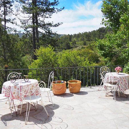 Chambre Familiale Avec Terrasse Aux Portes Du Verdon Apartment Trigance Bagian luar foto